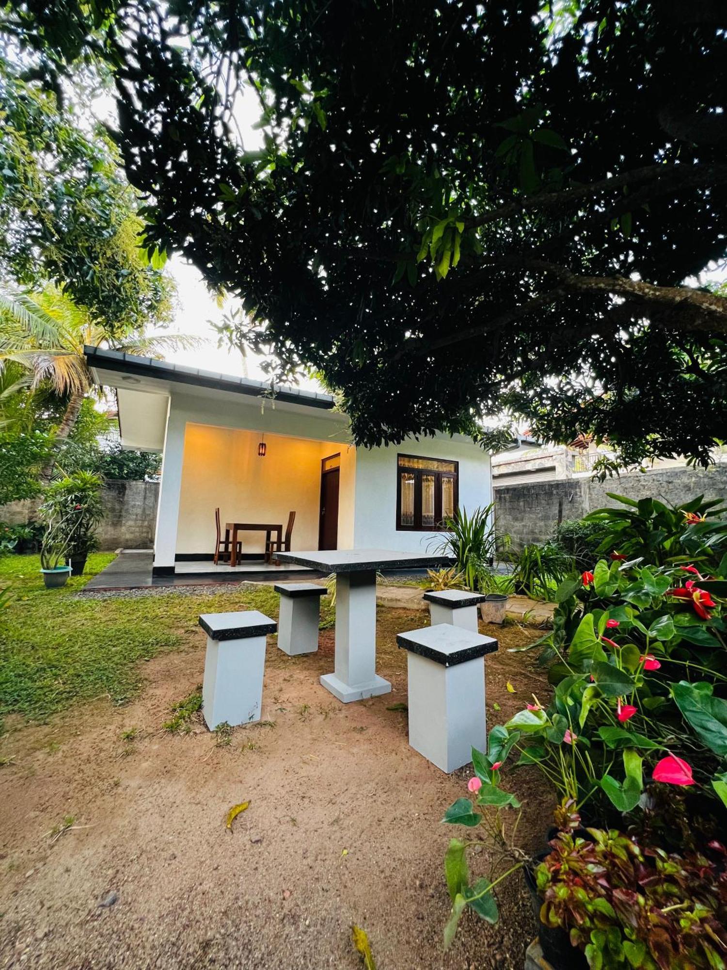 Villa The Mango Retreat Mirissa Exterior foto